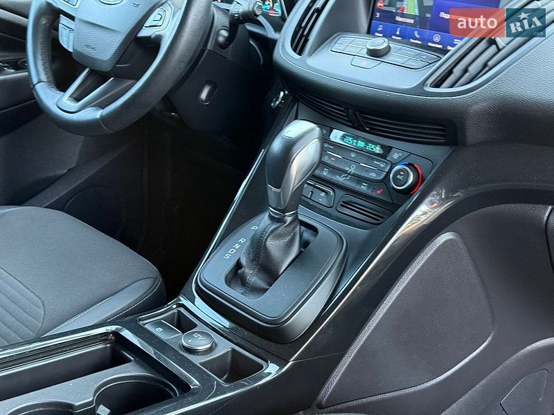 Внедорожник / Кроссовер Ford Kuga 2019 в Николаеве
