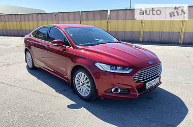 Ford Mondeo Lux Official 2016