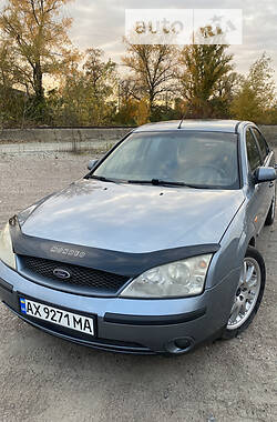 Ford Mondeo Ghia  2001