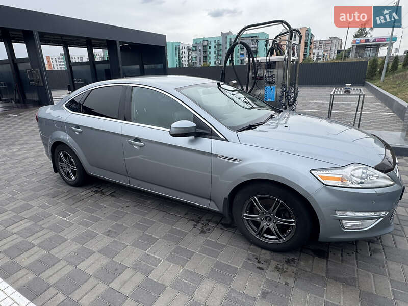 Седан Ford Mondeo