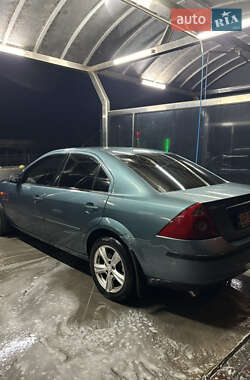 Ford Mondeo  2002