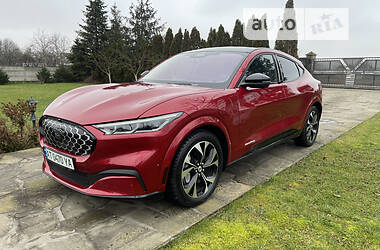 Ford Mustang Mach-E  2021