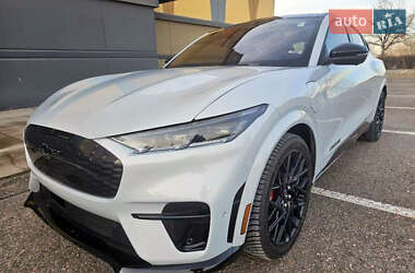 Ford Mustang Mach-E  2021