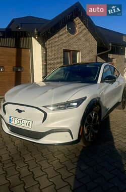 Ford Mustang Mach-E  2021