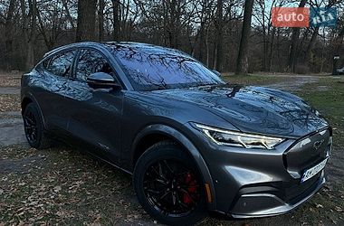 Ford Mustang Mach-E  2021