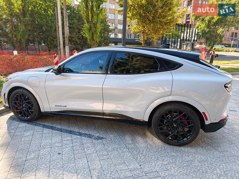 Позашляховик / Кросовер Ford Mustang Mach-E 2022 в Львові
