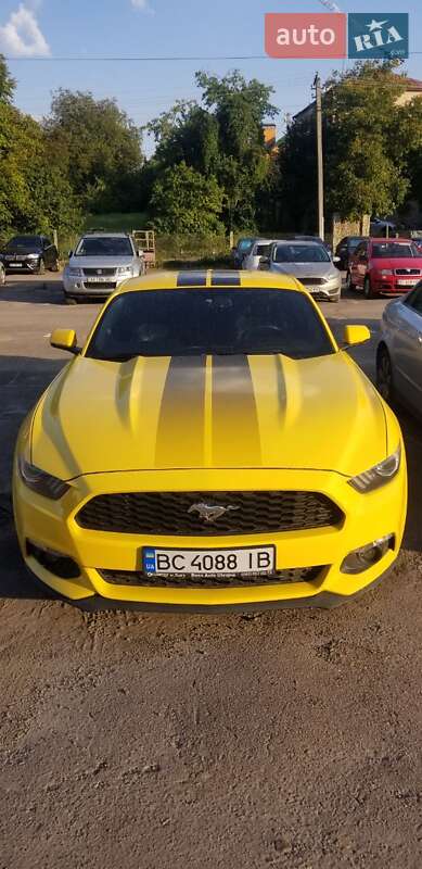 Купе Ford Mustang 2016 в Львове