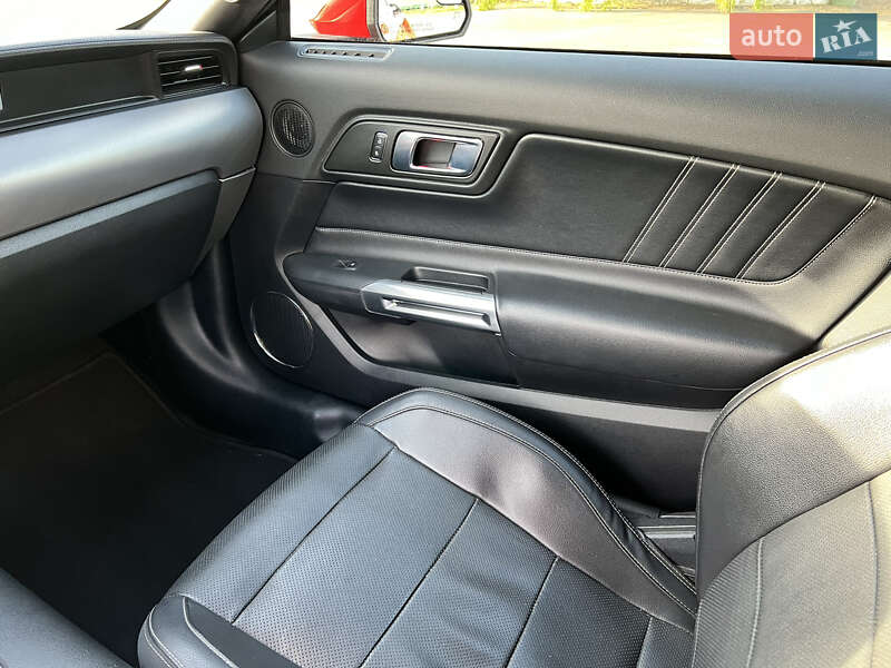 Купе Ford Mustang 2018 в Умані