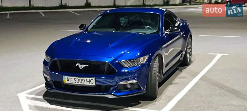 Купе Ford Mustang