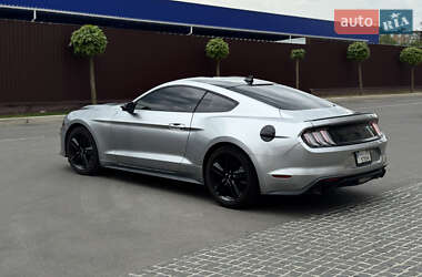 Ford Mustang  2021