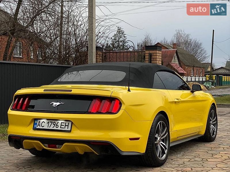 Кабріолет Ford Mustang 2015 в Любомлі