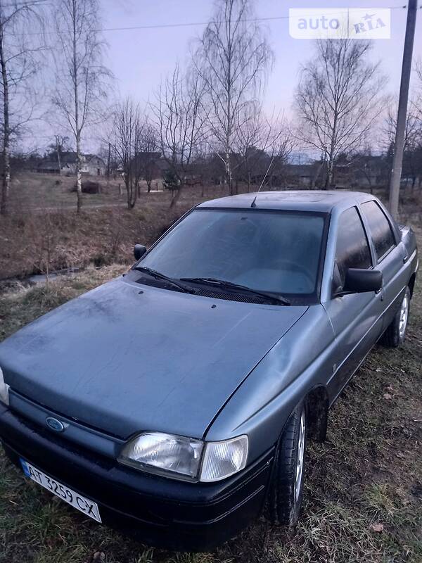 Седан Ford Orion