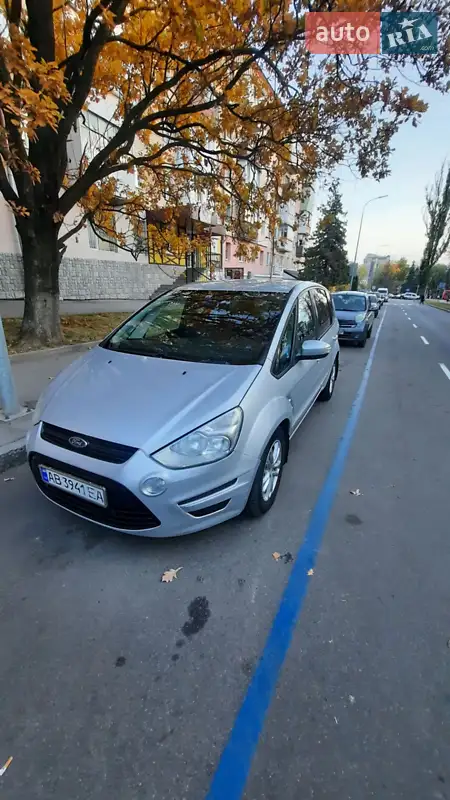 Ford S-Max 2012