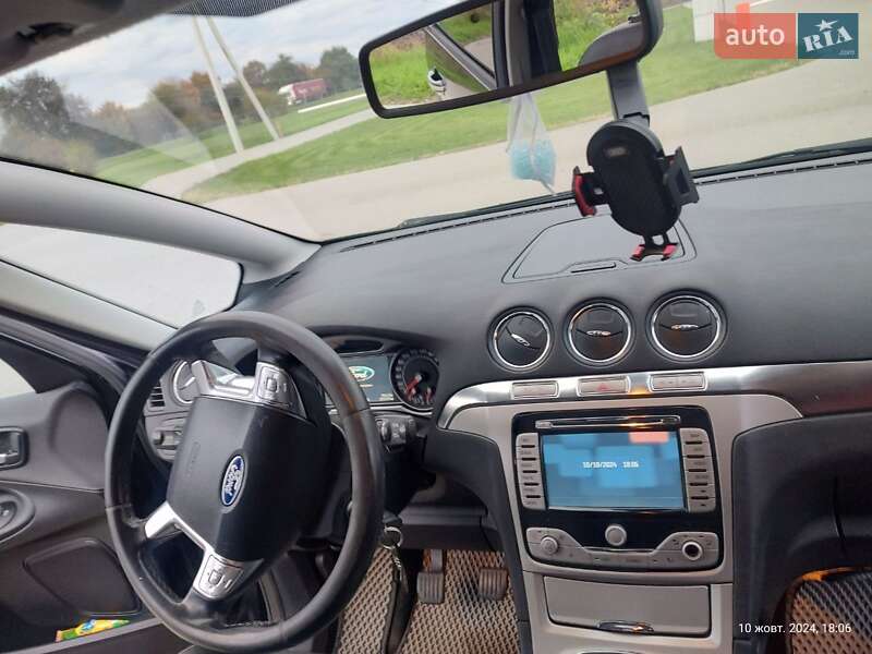 Минивэн Ford S-Max 2010 в Буске