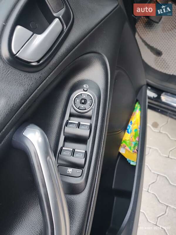 Минивэн Ford S-Max 2010 в Буске
