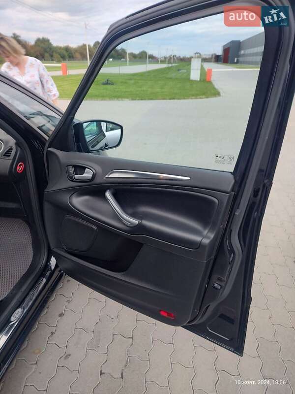 Минивэн Ford S-Max 2010 в Буске