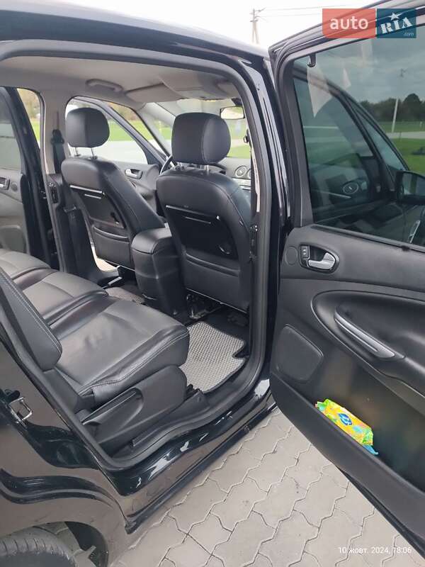 Минивэн Ford S-Max 2010 в Буске