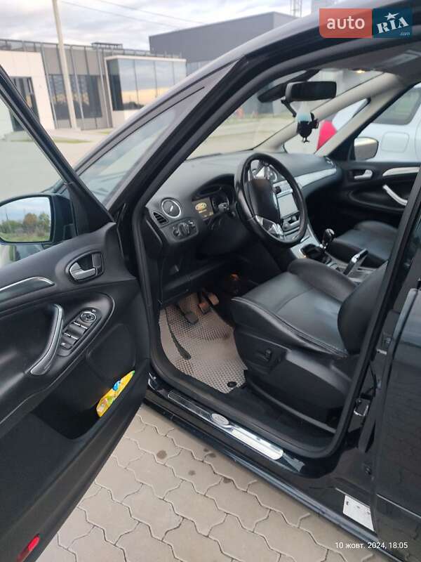 Минивэн Ford S-Max 2010 в Буске