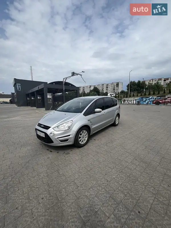 Ford S-Max 2012