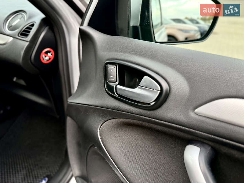 Минивэн Ford S-Max 2014 в Львове фото 49 Минивэн Ford S-Max 2014 в Львове