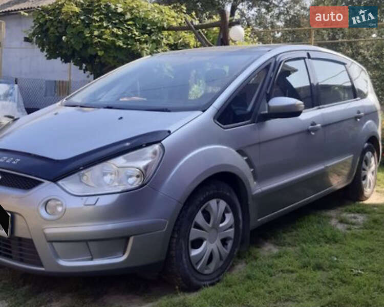 Мінівен Ford S-Max