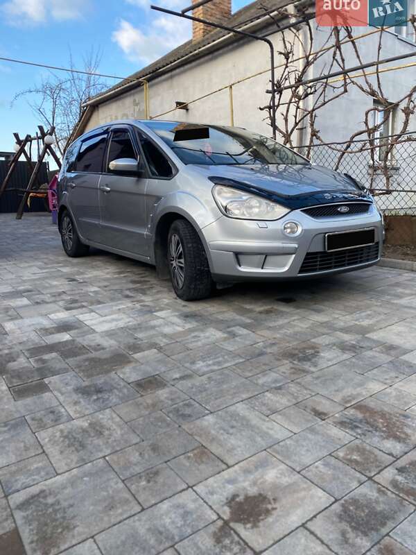 Ford S-Max