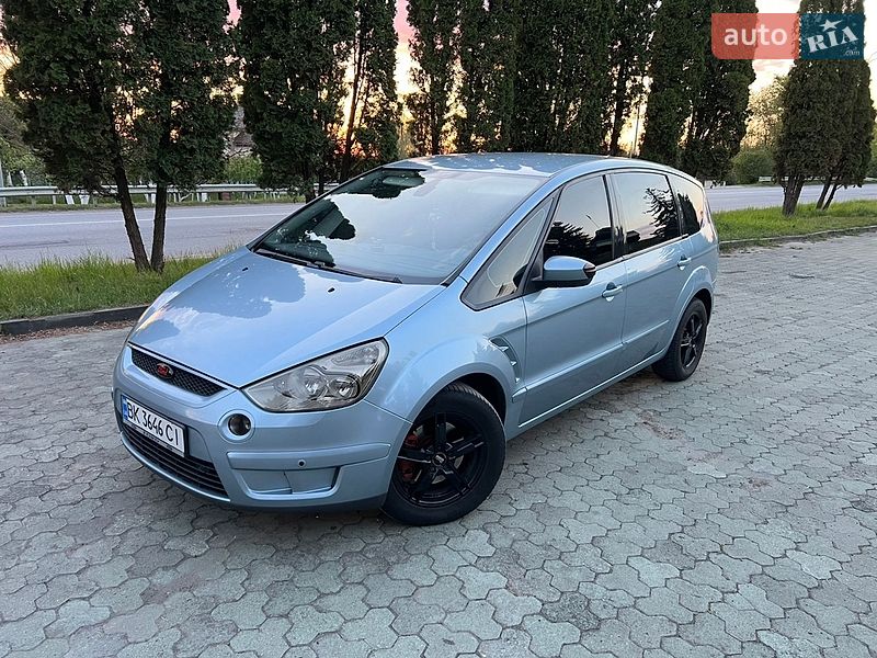 Минивэн Ford S-Max 2008 в Дубно