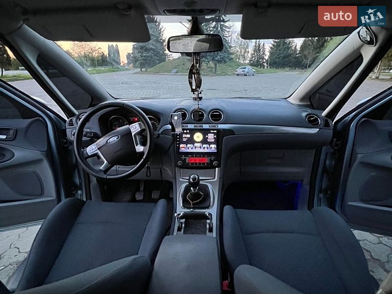Минивэн Ford S-Max 2008 в Дубно