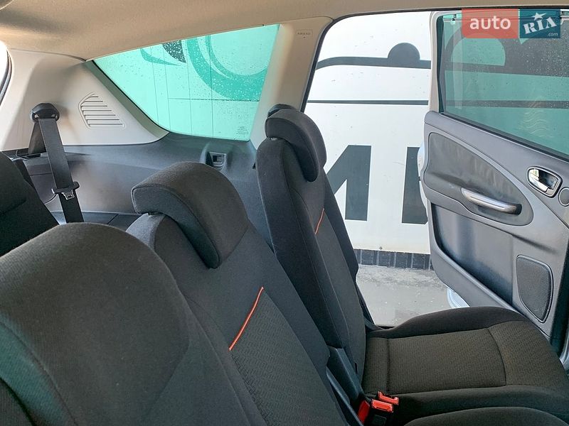Минивэн Ford S-Max 2006 в Кременце