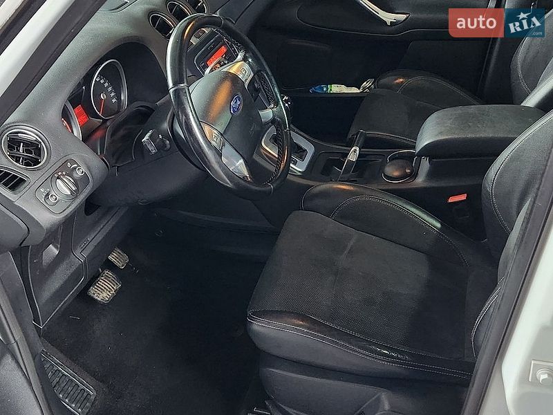 Минивэн Ford S-Max 2013 в Тлумаче