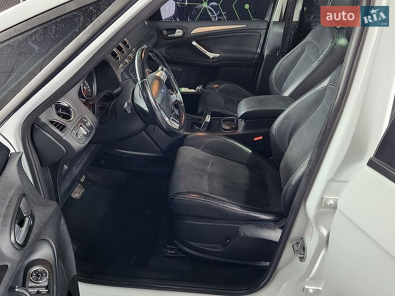 Минивэн Ford S-Max 2013 в Тлумаче