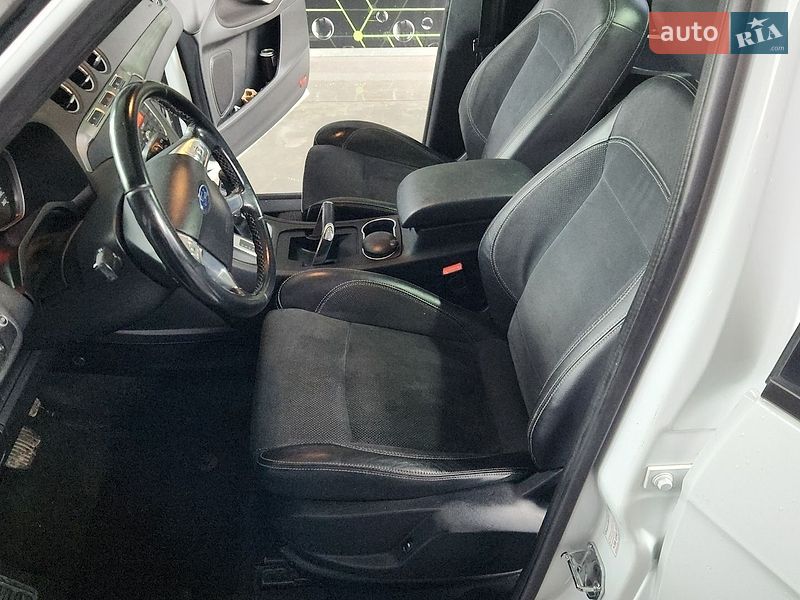 Минивэн Ford S-Max 2013 в Тлумаче