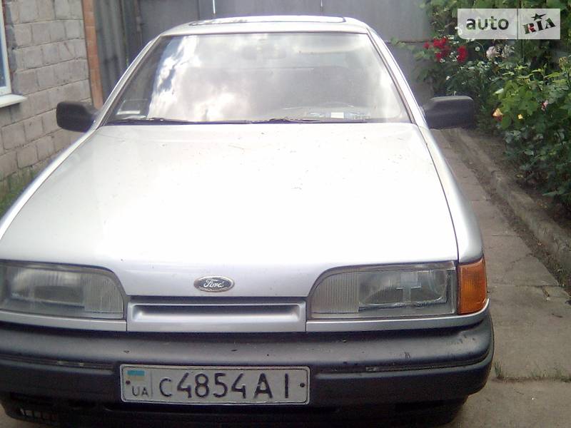 Хэтчбек Ford Scorpio