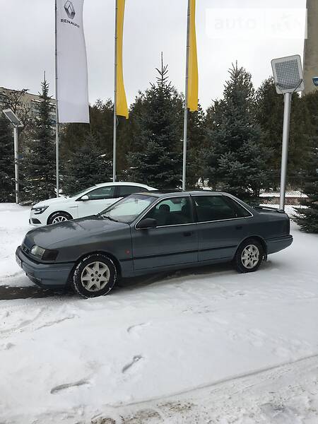 Седан Ford Scorpio