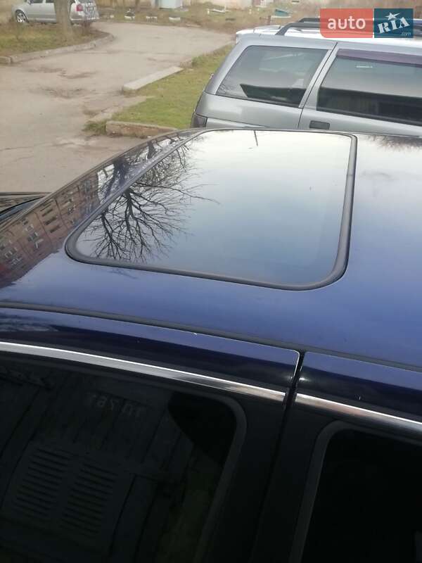 Седан Ford Scorpio