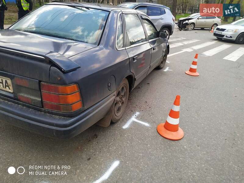 Легкові Ford Scorpio