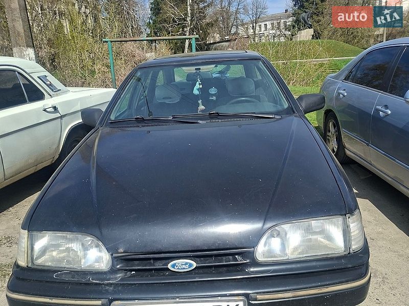Ліфтбек Ford Scorpio