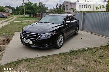 Ford Taurus Limited 2016