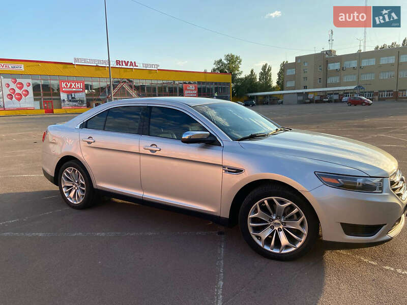Седан Ford Taurus 2018 в Житомирі
