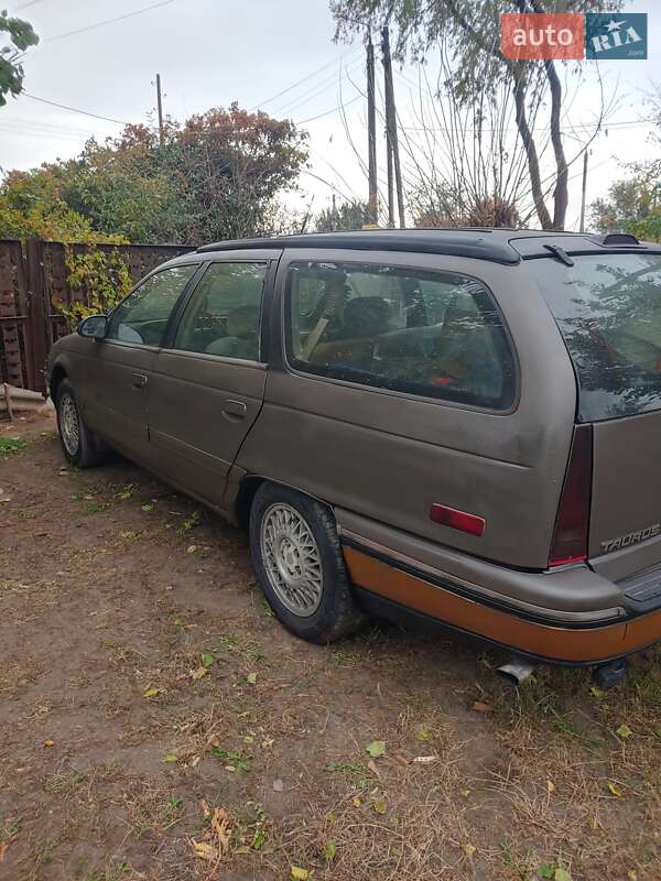 Універсал Ford Taurus