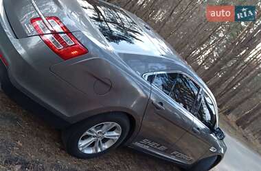 Ford Taurus  2012