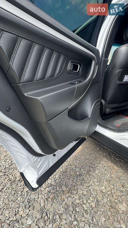 Седан Ford Taurus 2014 в Харкові