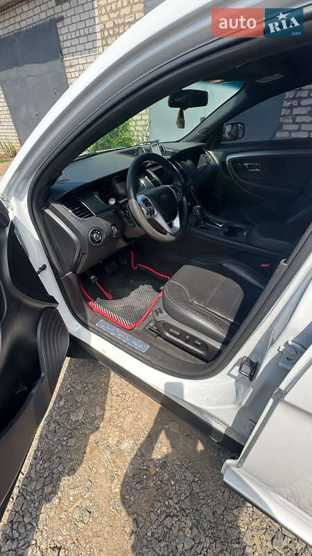 Седан Ford Taurus 2014 в Харкові