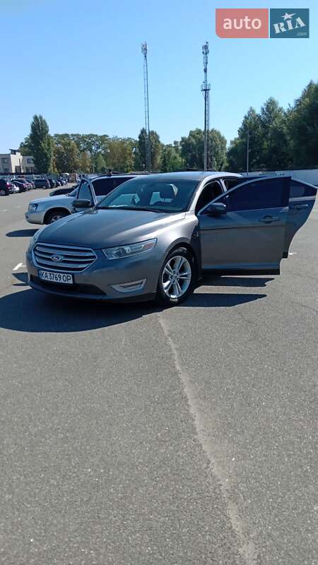 Ford Taurus 2012