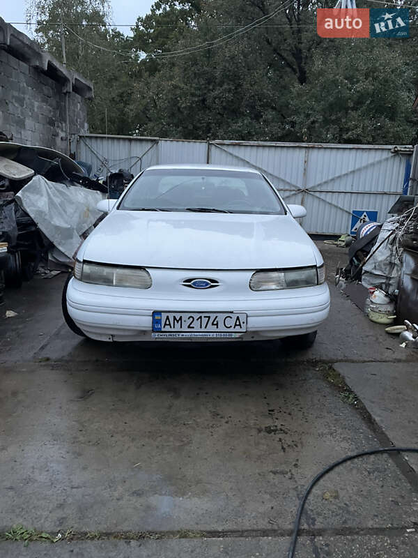 Седан Ford Taurus 1993 в Коростені
