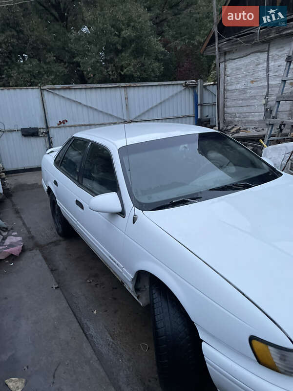 Седан Ford Taurus 1993 в Коростені