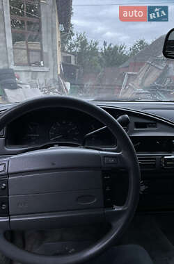 Седан Ford Taurus 1993 в Коростені