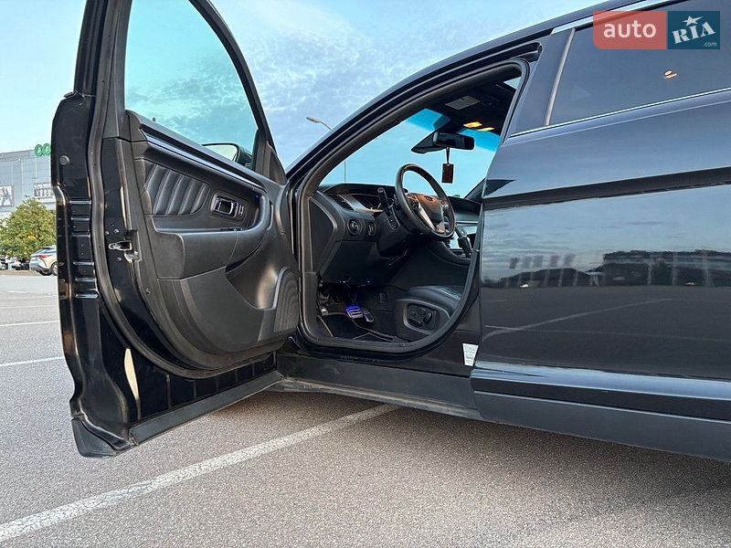 Седан Ford Taurus 2014 в Обухове