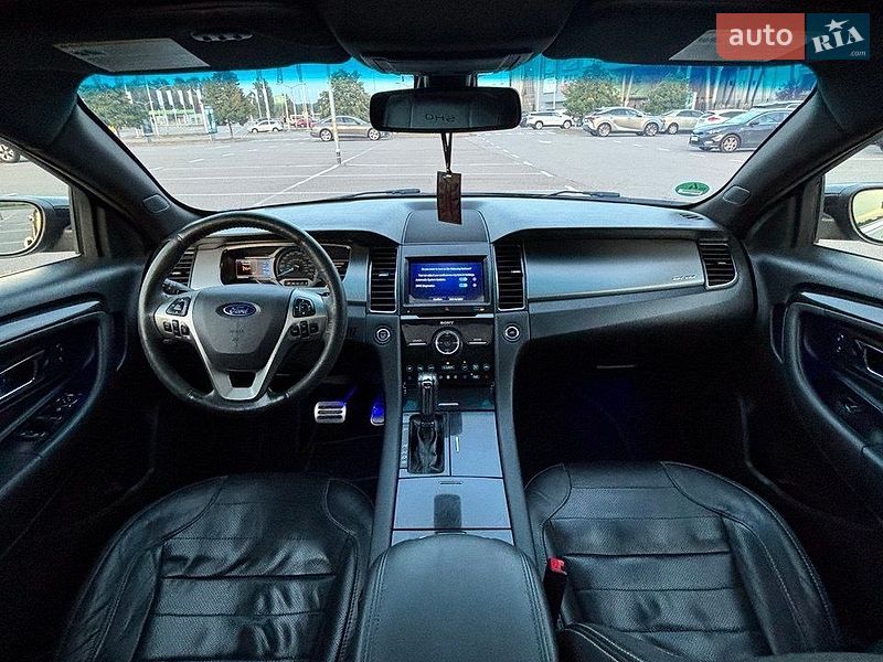 Седан Ford Taurus 2014 в Обухове