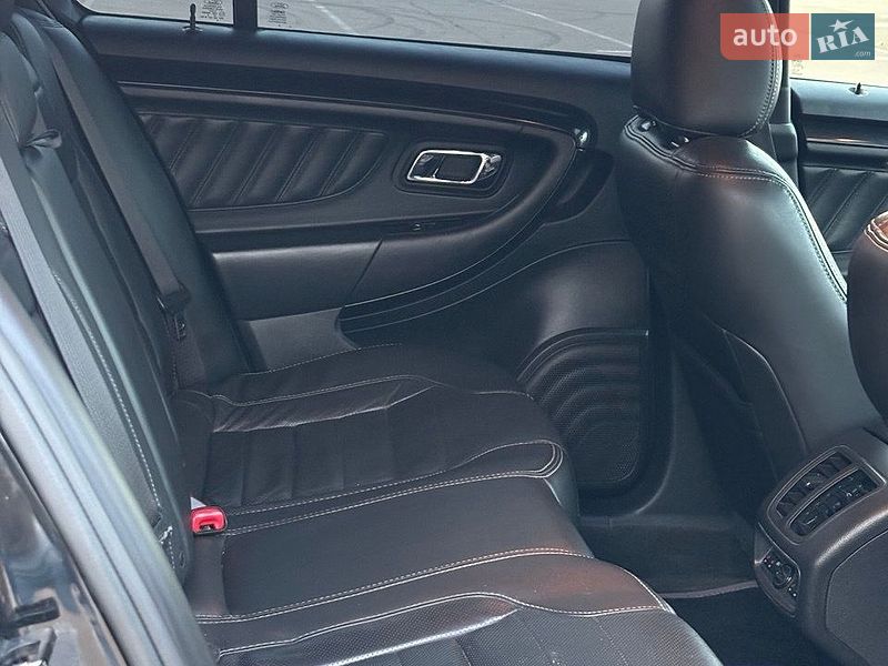 Седан Ford Taurus 2014 в Обухове